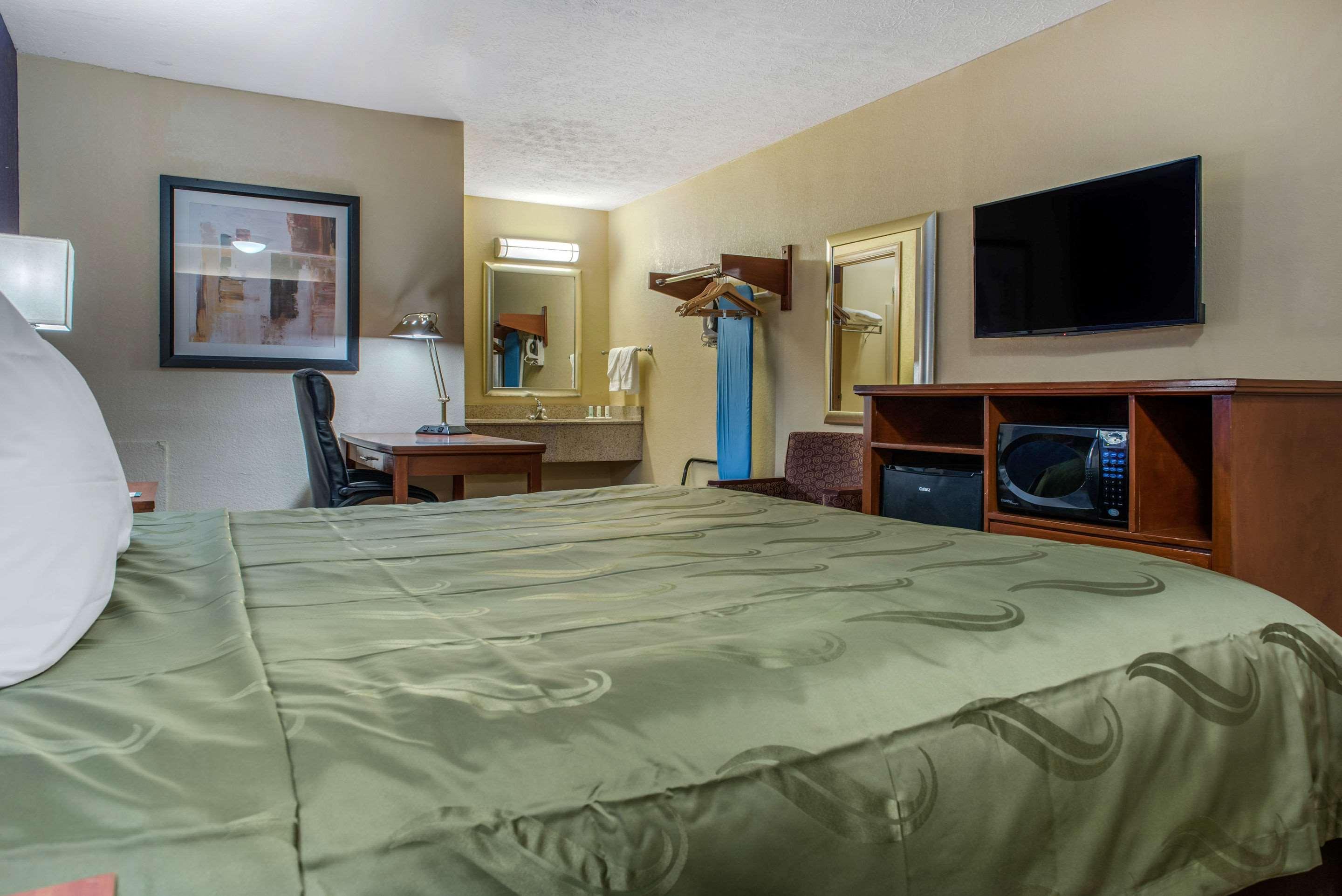 Quality Inn Columbus-East Экстерьер фото