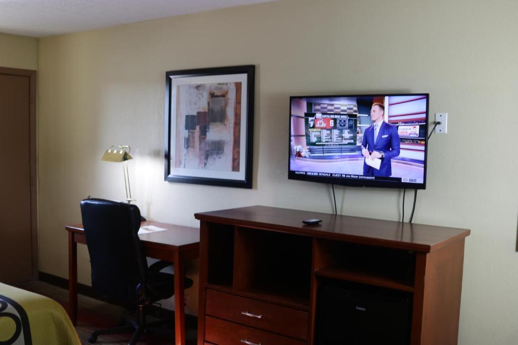 Quality Inn Columbus-East Экстерьер фото