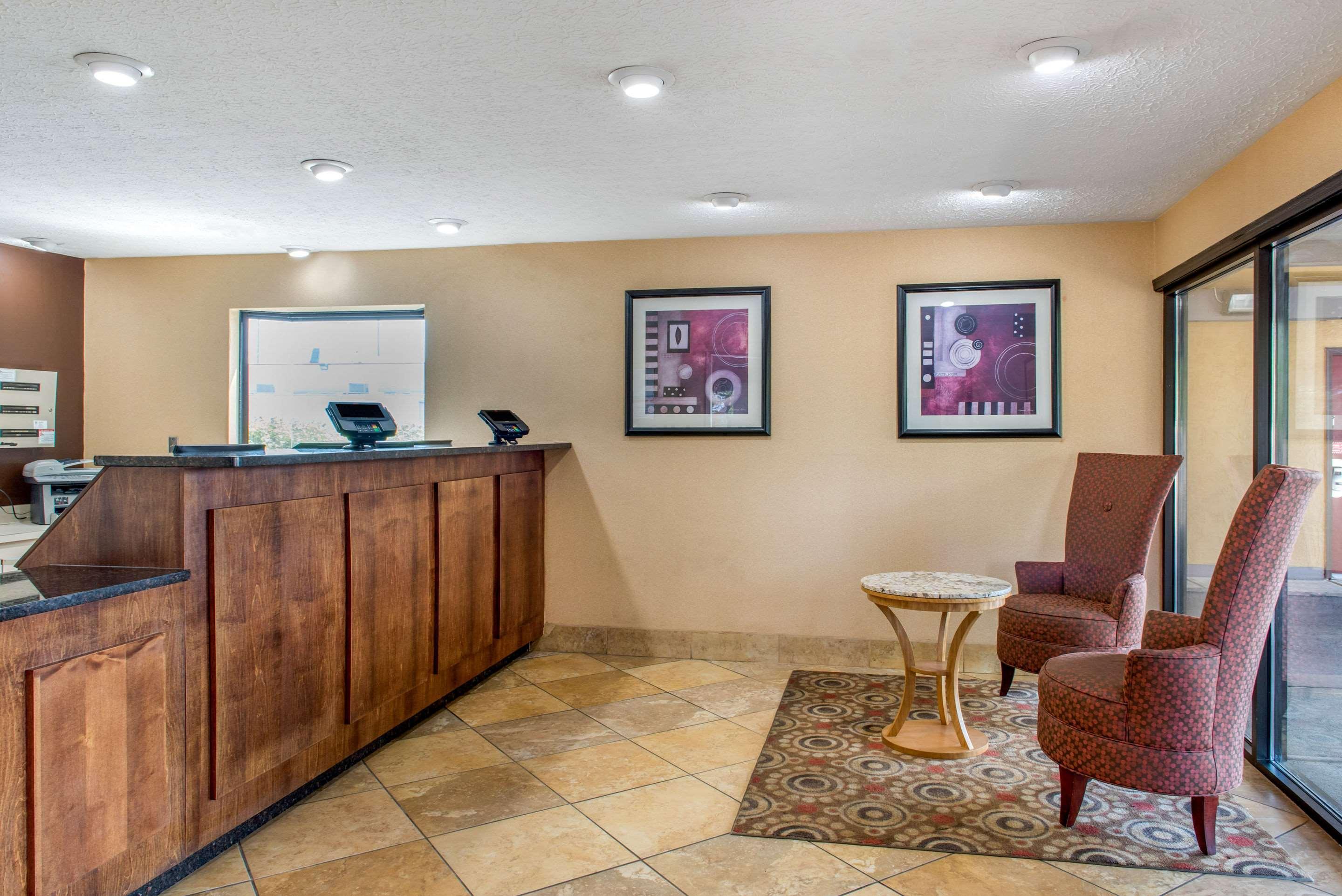 Quality Inn Columbus-East Экстерьер фото