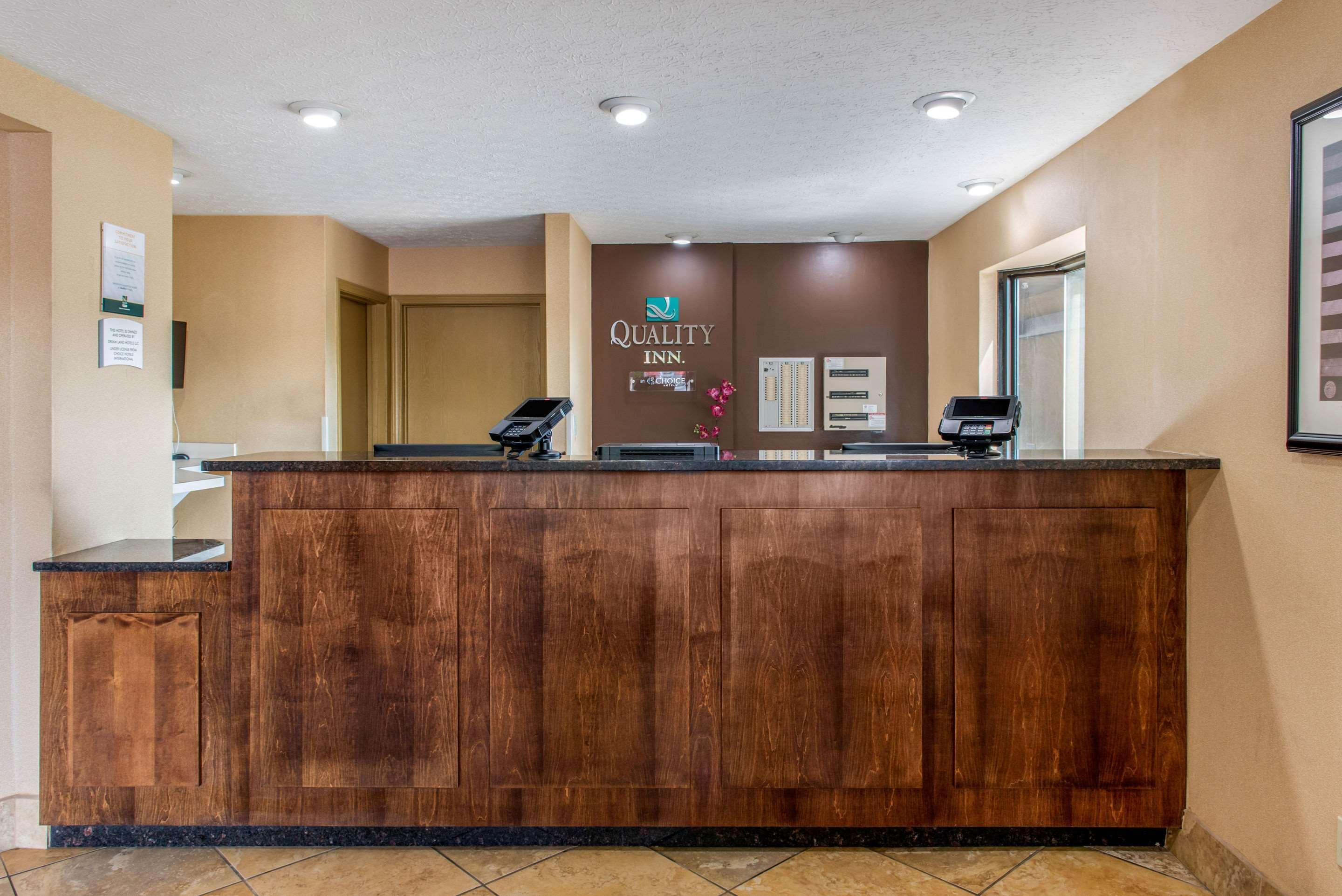 Quality Inn Columbus-East Экстерьер фото
