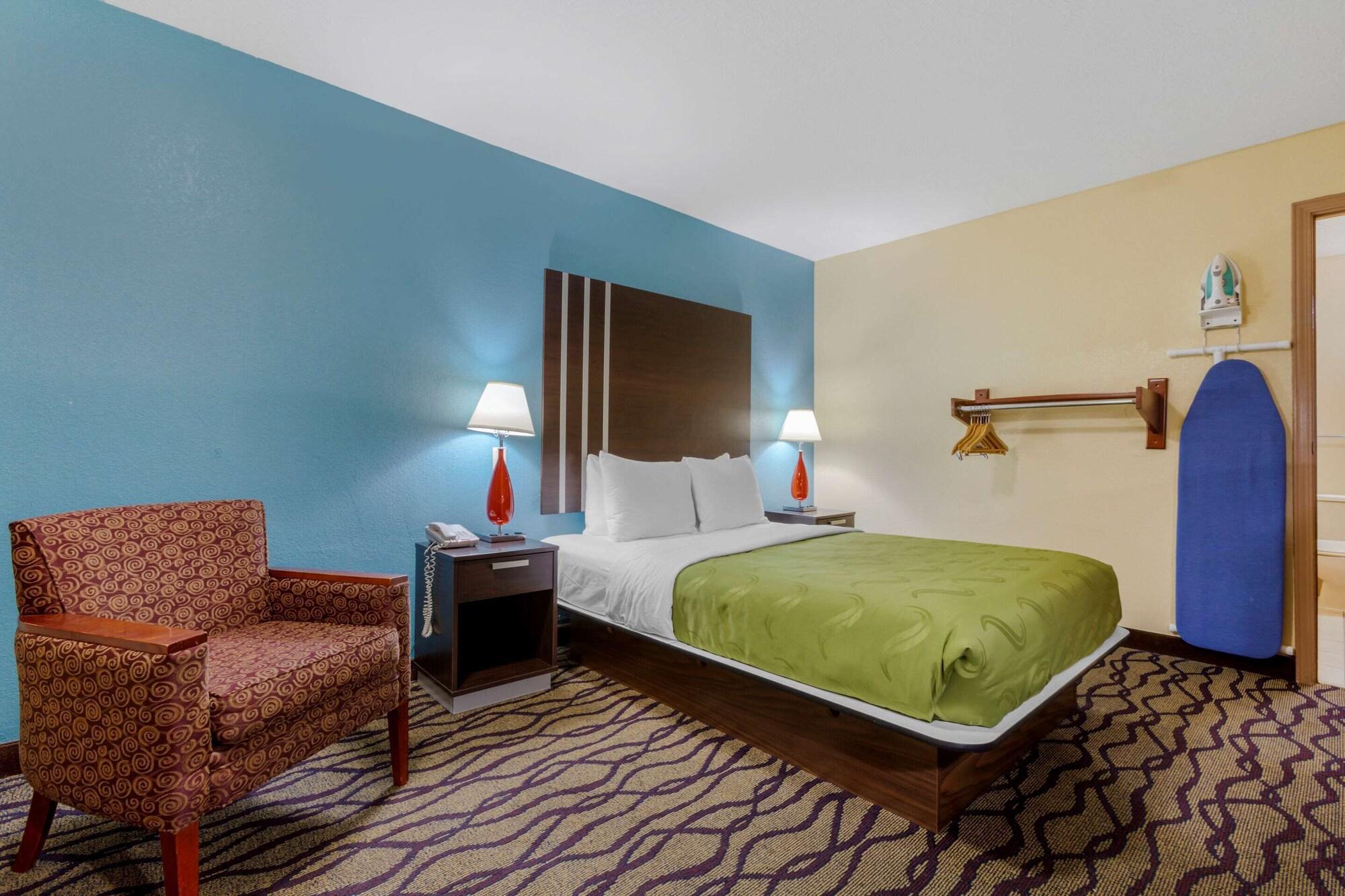Quality Inn Columbus-East Экстерьер фото