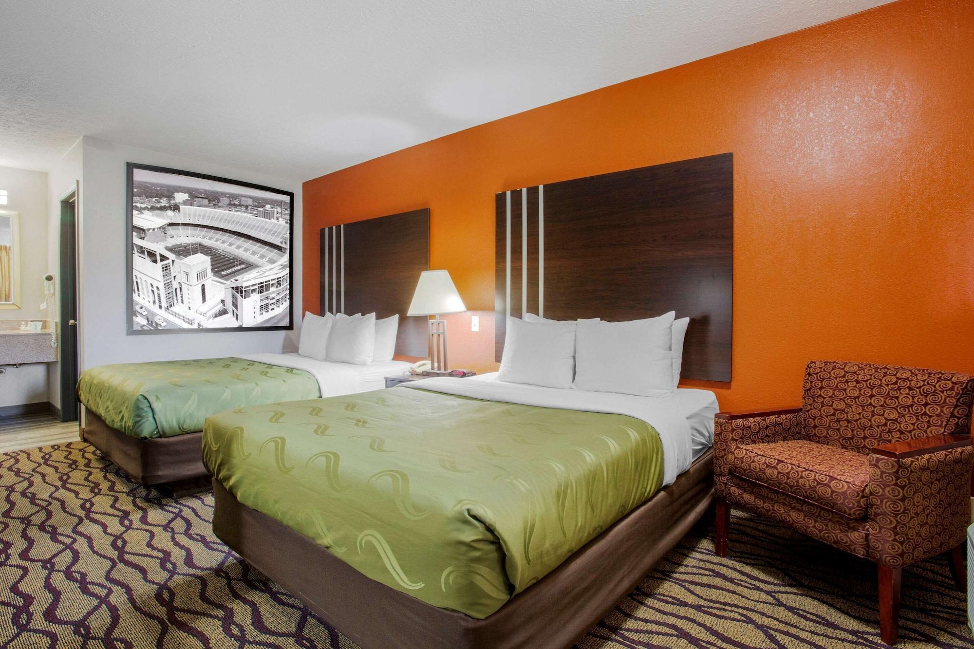 Quality Inn Columbus-East Экстерьер фото