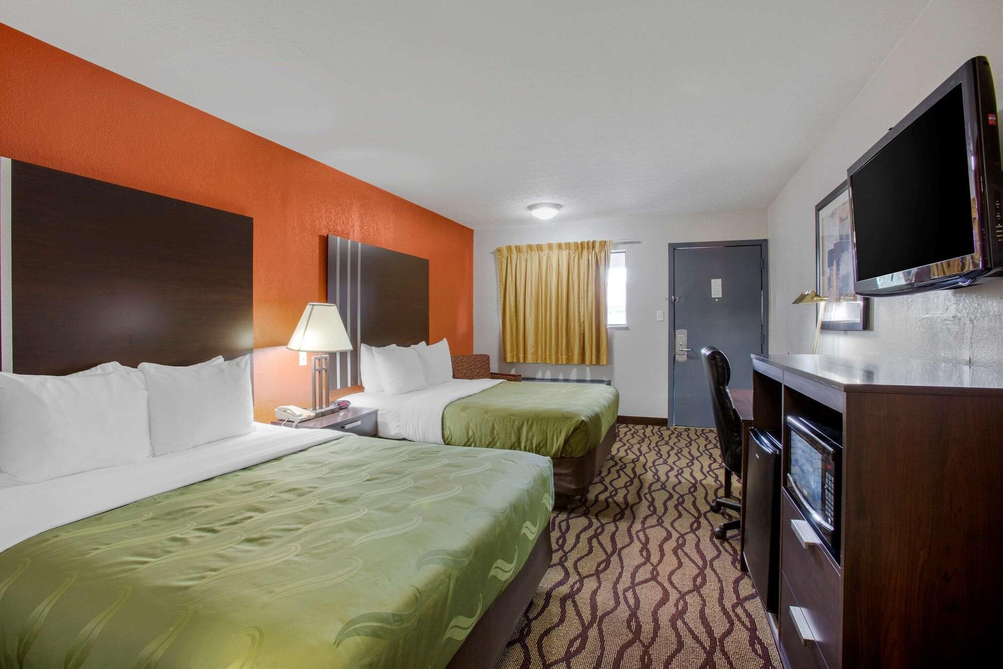 Quality Inn Columbus-East Экстерьер фото