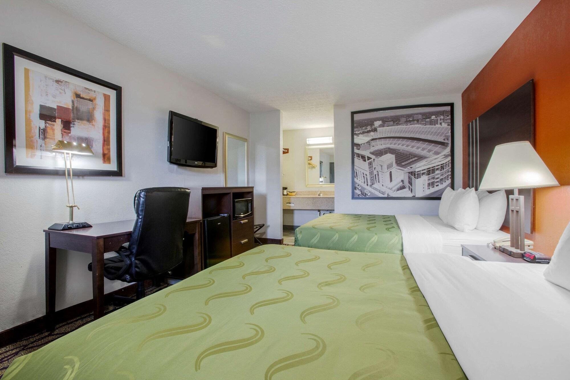 Quality Inn Columbus-East Экстерьер фото