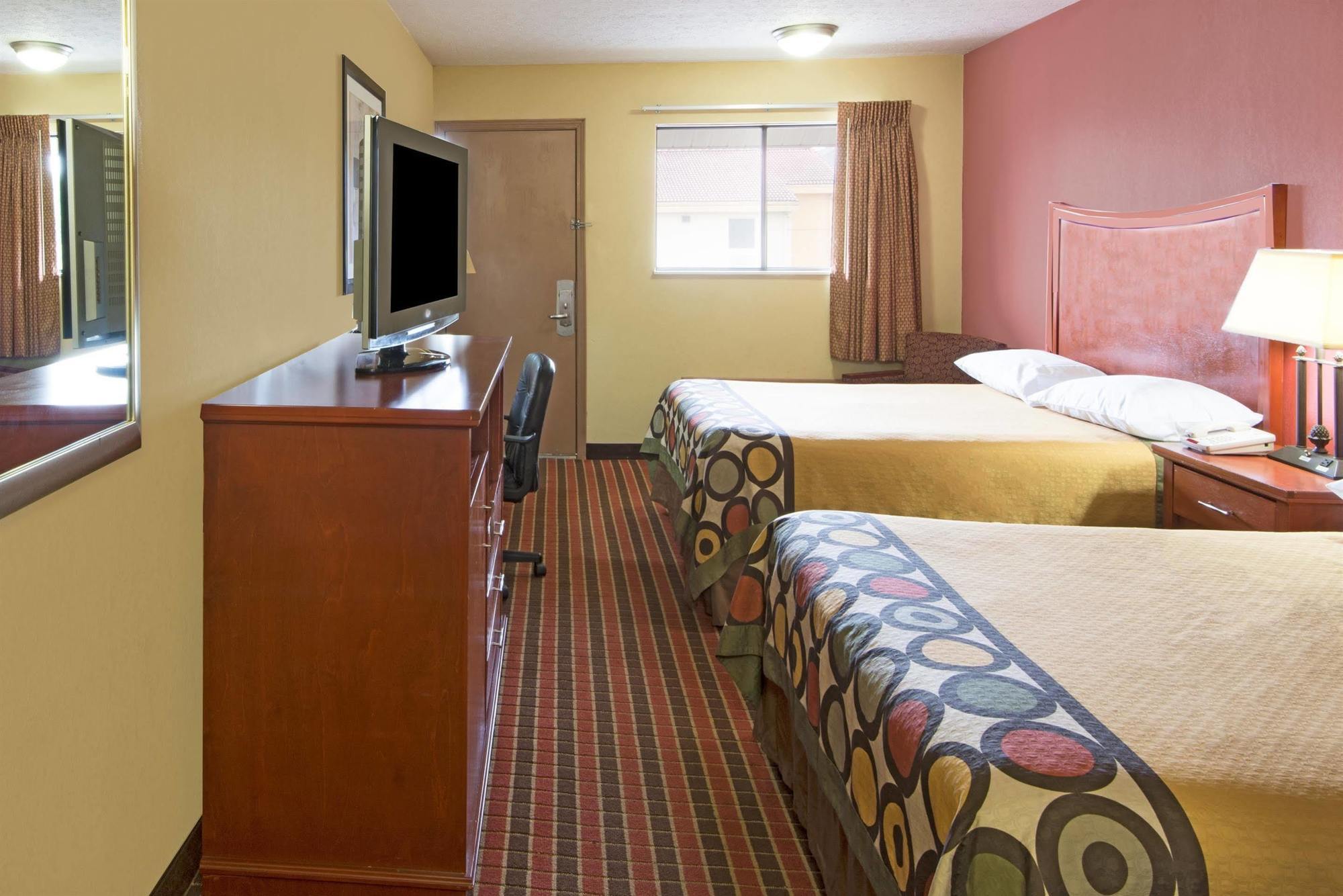 Quality Inn Columbus-East Экстерьер фото